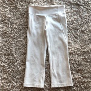 NWOT Lululemon Gather & Grow Crop